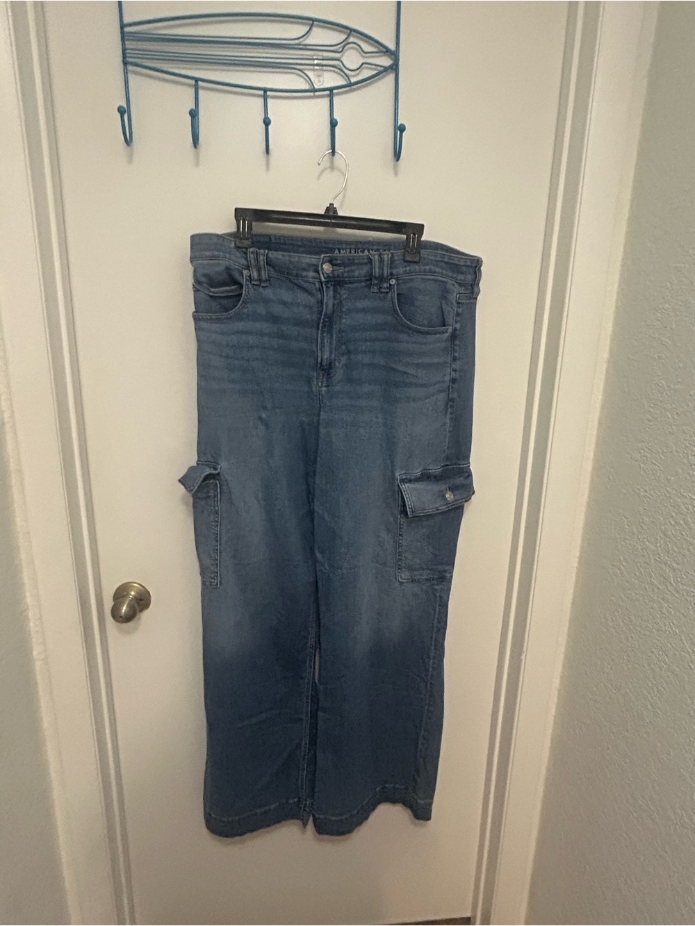 American Eagle Outfitters wide leg Cargo Denim Jeans in Medium Blue